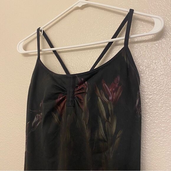 Lululemon Atma Tank Midnight Iris Multi Black floral print size 8/10 - Picture 4 of 13